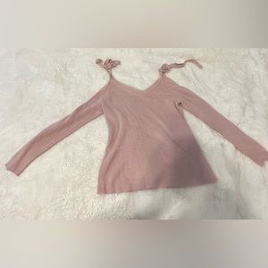 Really nice LOFT sweater, hardly used, and great condition, and size xs.